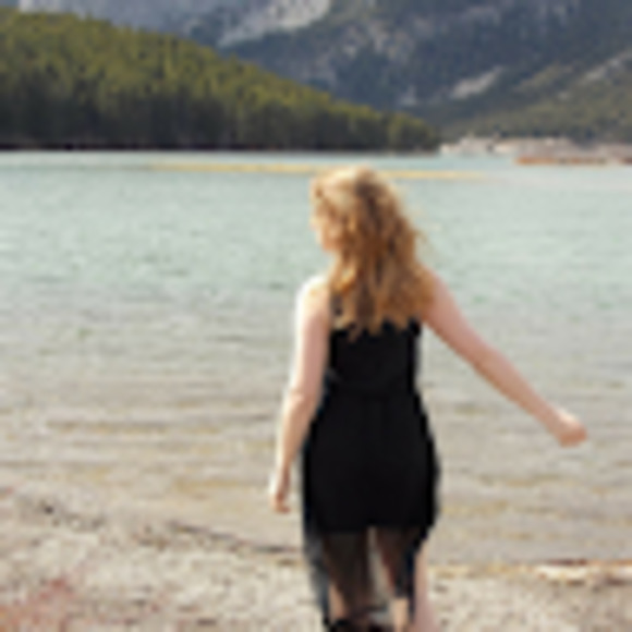 Meet your Posher, Ash - Picture 1 of 1